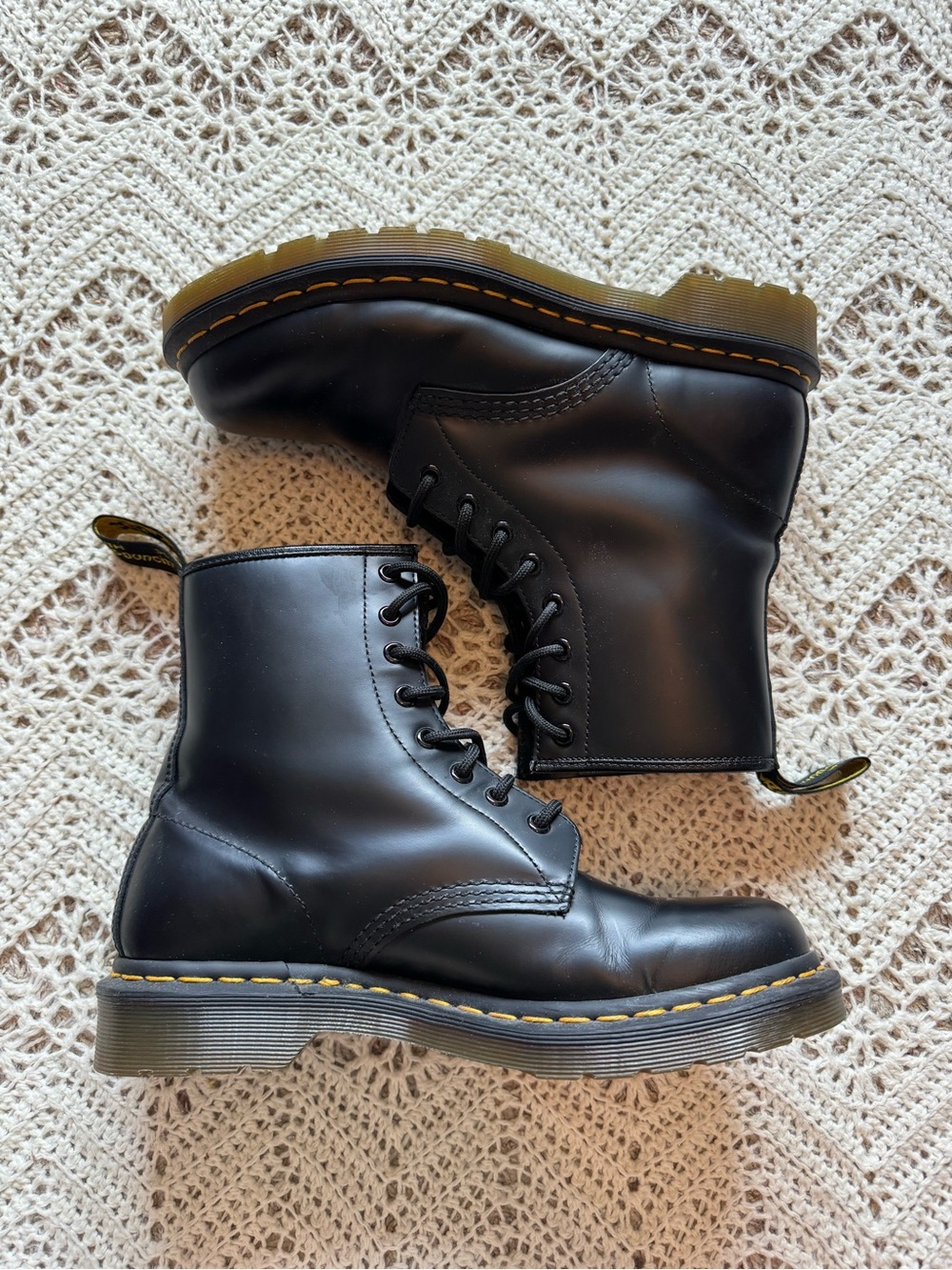 Dr. Martens Matte Black Leather Eye Lace-Up Boots Yellow Stitching Size 9 - Picture 3 of 16